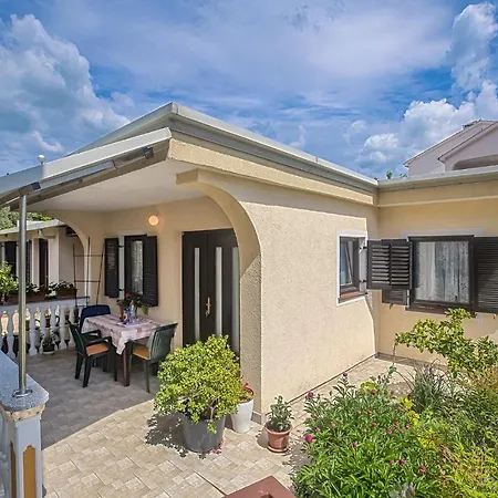 Apartments Nevenka Krk Town Exterior foto