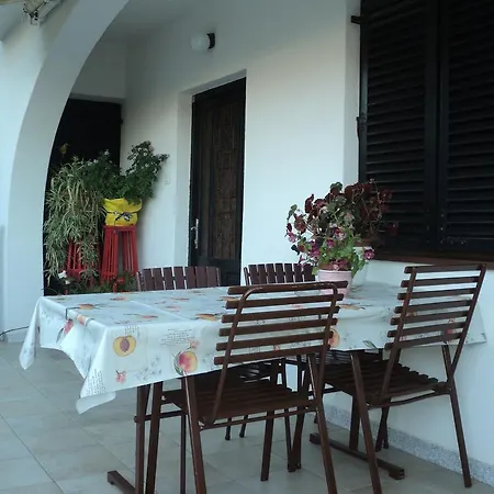 Apartments Nevenka Krk Town Exterior foto